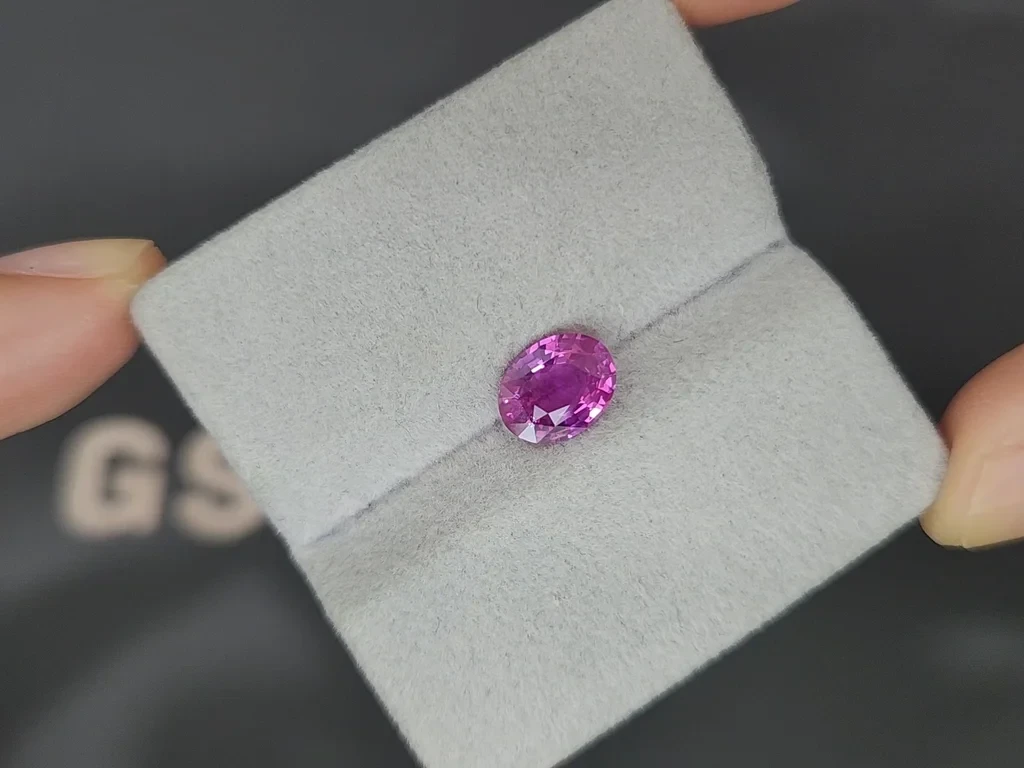 Сапфир Hot Pink в огранке овал 1,98 карат, Шри-Ланка Изображение №4