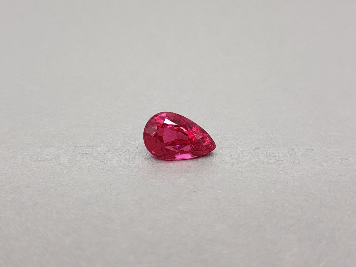 Уникальная розово-красная шпинель в огранке груша 5,62 карата, Махенге фото №1