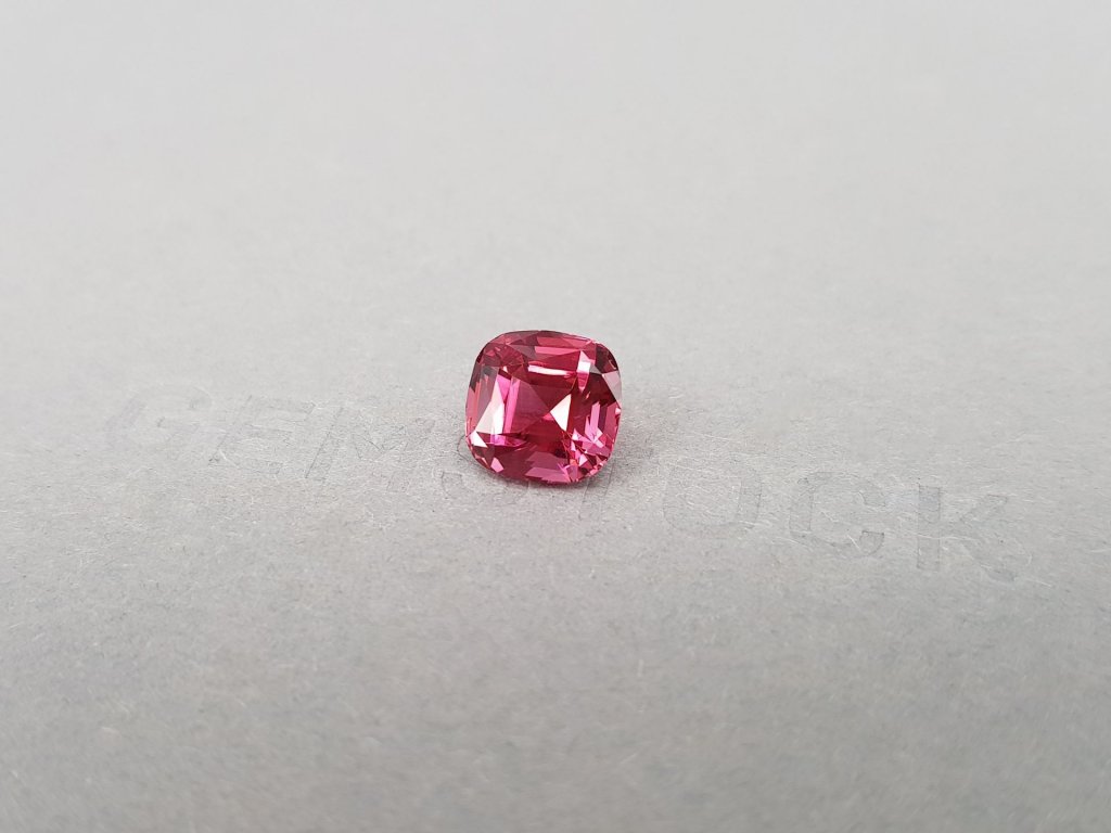 Кольцо с насыщенным розовым рубеллитом 2,95 карат в белом золоте 750 пробы Изображение №5