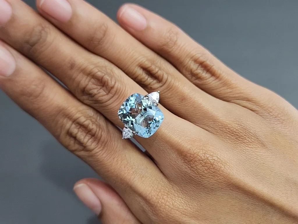 Аквамарин в огранке кушон 8,45 карат, Мадагаскар  Изображение №5