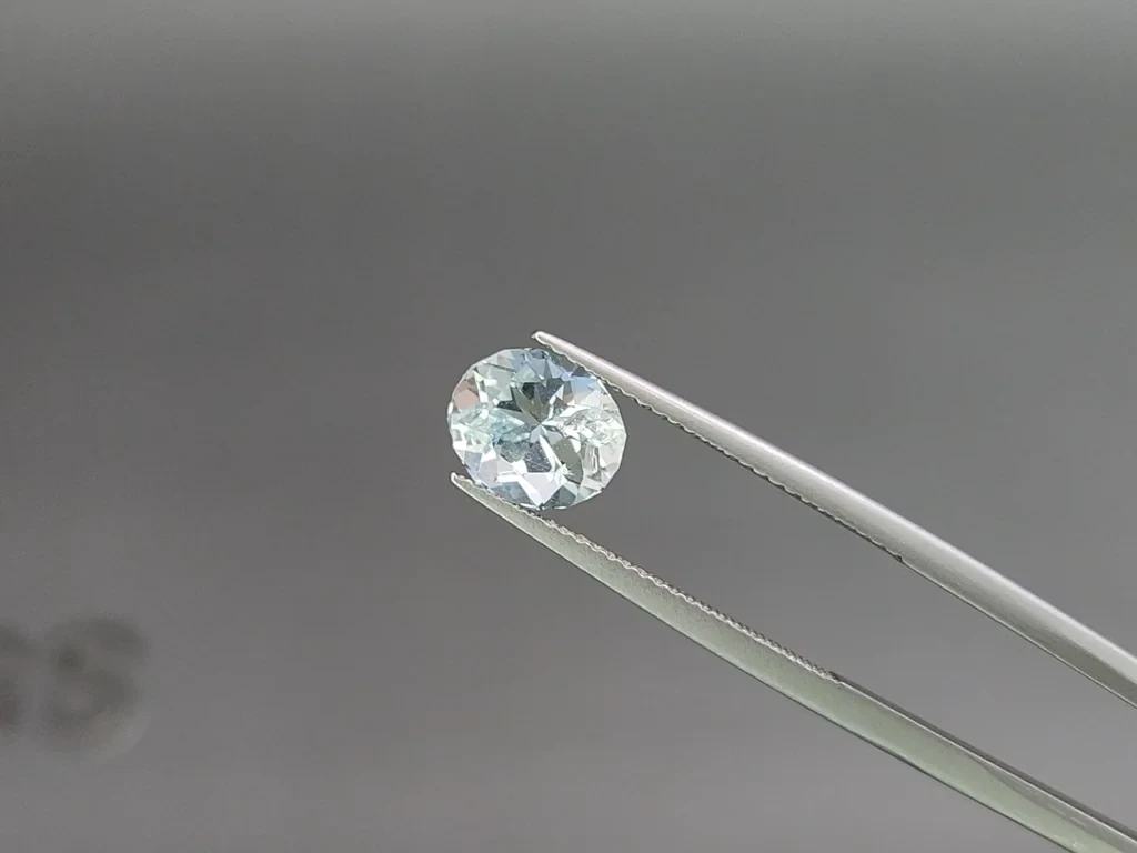 Аквамарин в огранке овал 1,82 карат, Мадагаскар  Изображение №3