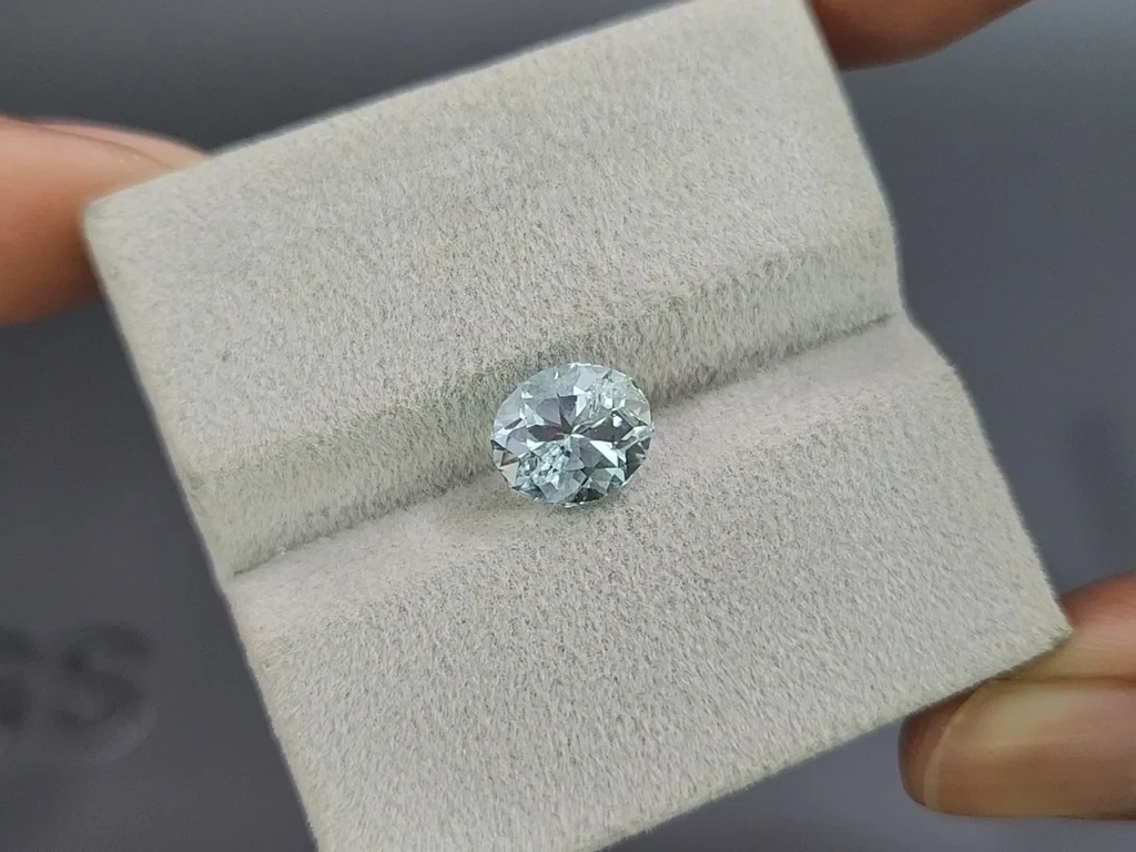 Аквамарин в огранке овал 1,82 карат, Мадагаскар  Изображение №4