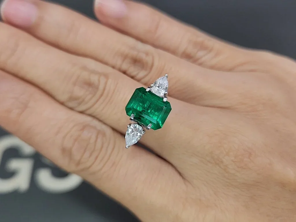 Изумруд Verdant green в огранке октагон 4,03 карата, Панджшер Изображение №5
