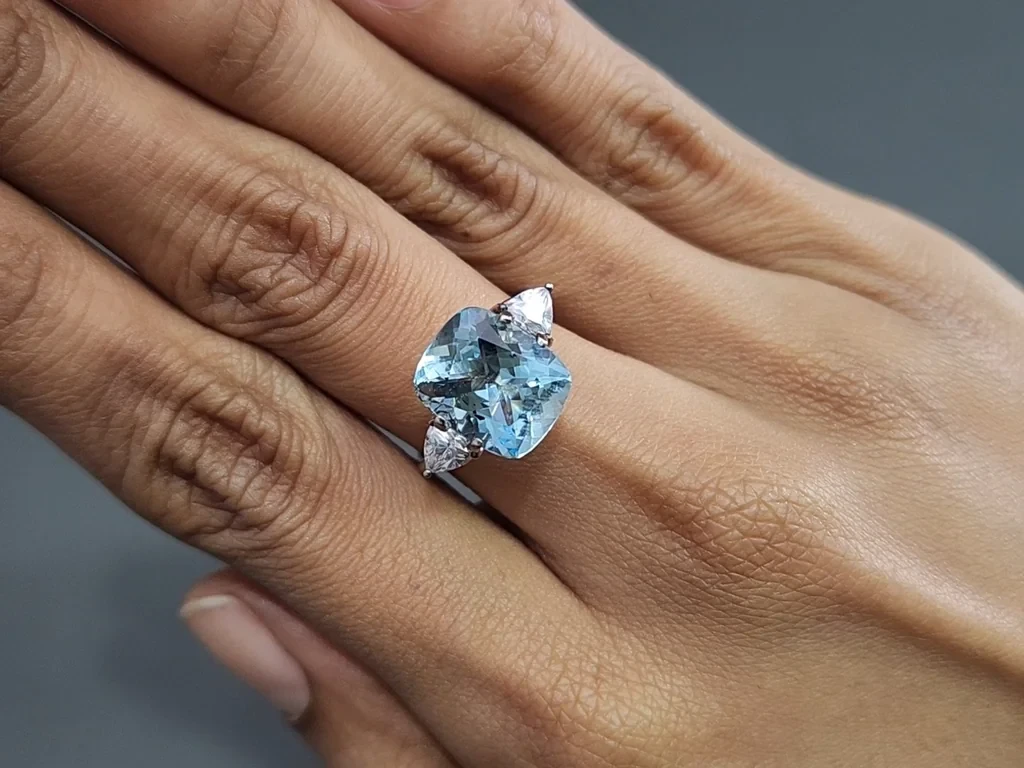 Аквамарин в огранке кушон 4,92 карат, Мадагаскар  Изображение №5