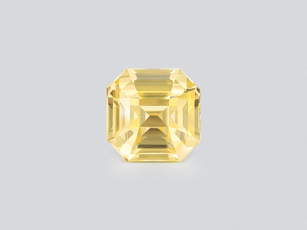 Негретый сапфир Vivid Yellow в огранке октагон 2,20 карат, Шри-Ланка Изображение №1