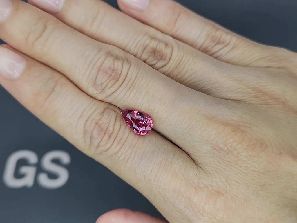 Негретый сапфир Падпараджа в огранке груша 3,04 карата, Мадагаскар Изображение №2