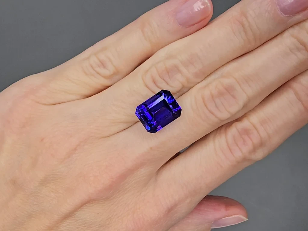 Сет из танзанитов цвета Royal Blue в огранке октагон 25,86 карат, Танзания Изображение №4