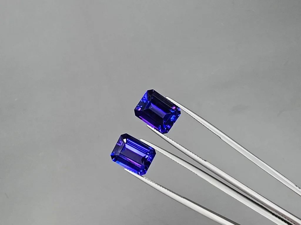 Сет из танзанитов цвета Royal Blue в огранке октагон 25,86 карат, Танзания Изображение №6