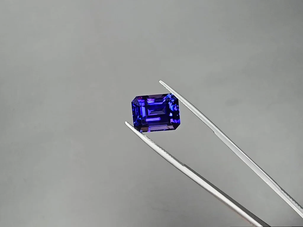 Сет из танзанитов цвета Royal Blue в огранке октагон 25,86 карат, Танзания Изображение №7