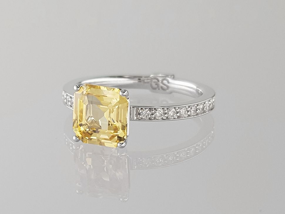 Кольцо с золотым сапфиром 2,07 карат и бриллиантами в белом золоте 750 пробы Изображение №3