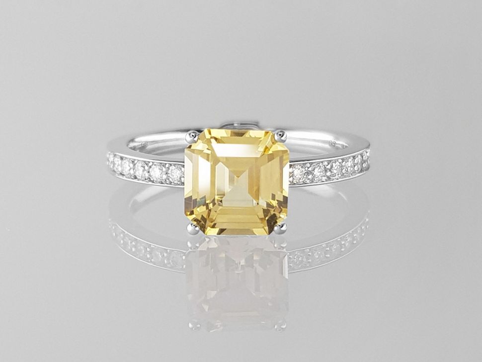 Кольцо с золотым сапфиром 2,07 карат и бриллиантами в белом золоте 750 пробы Изображение №1