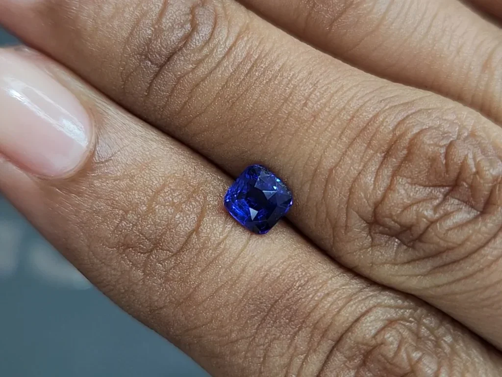 Негретый сапфир Royal blue в огранке кушон 1,01 карат, Шри-Ланка Изображение №2