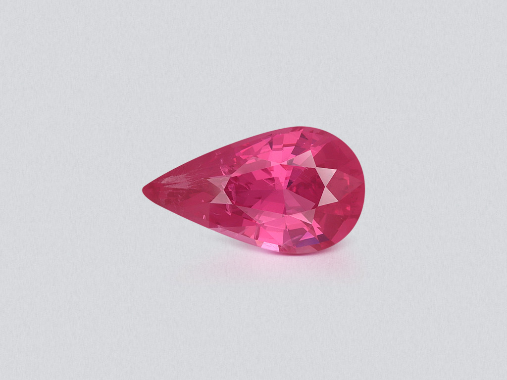 Шпинель Махенге Vibrant pink в огранке груша 3,15 карата, Танзания Изображение №1