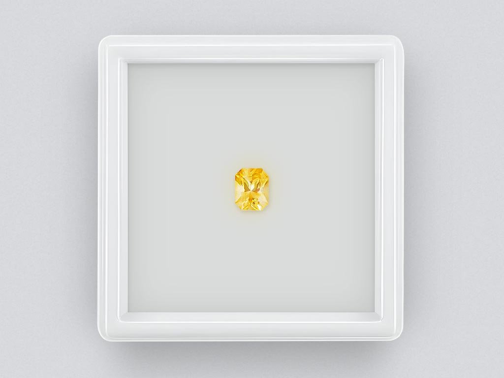 Желтый сапфир (Vivid Yellow) в огранке радиант 0,83 карата, Шри-Ланка Изображение №1