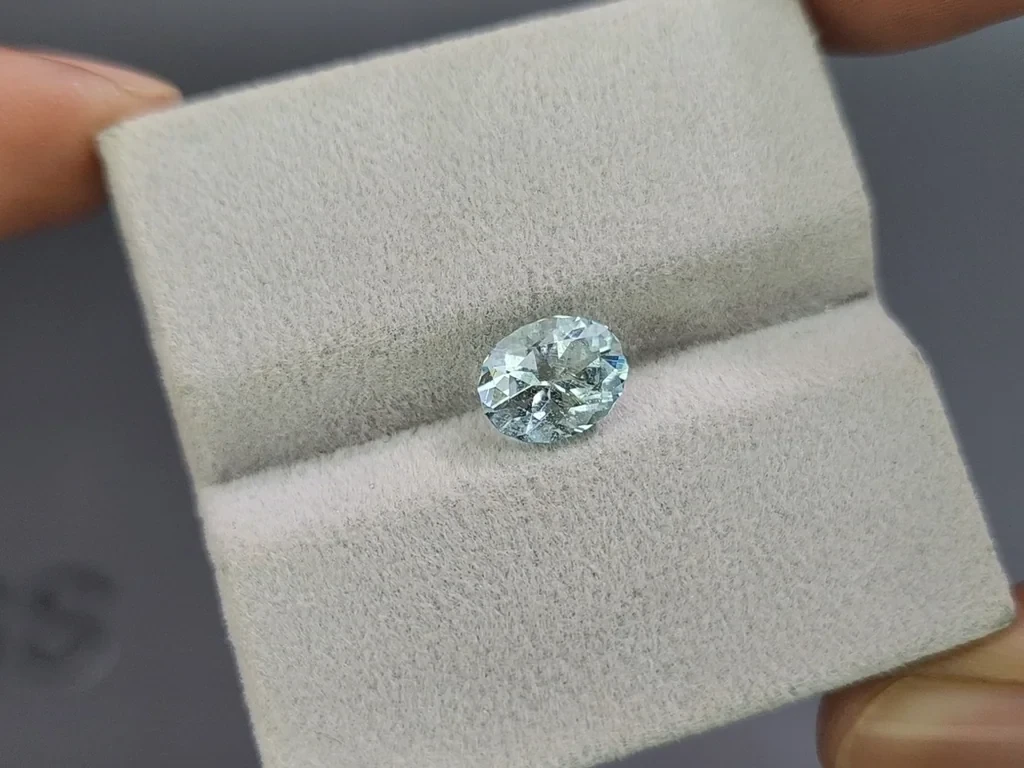 Аквамарин в огранке овал 1,49 карат, Мадагаскар  Изображение №4