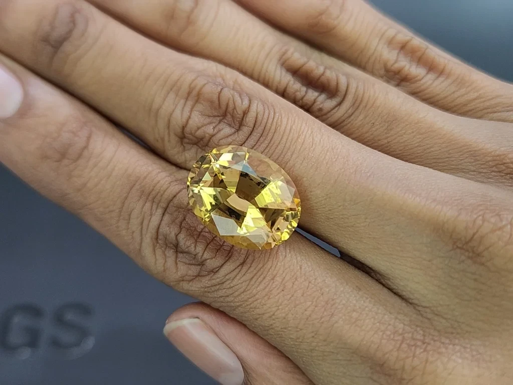 Цитрин в высокоточной огранке овал 13,49 карат, Африка Изображение №2