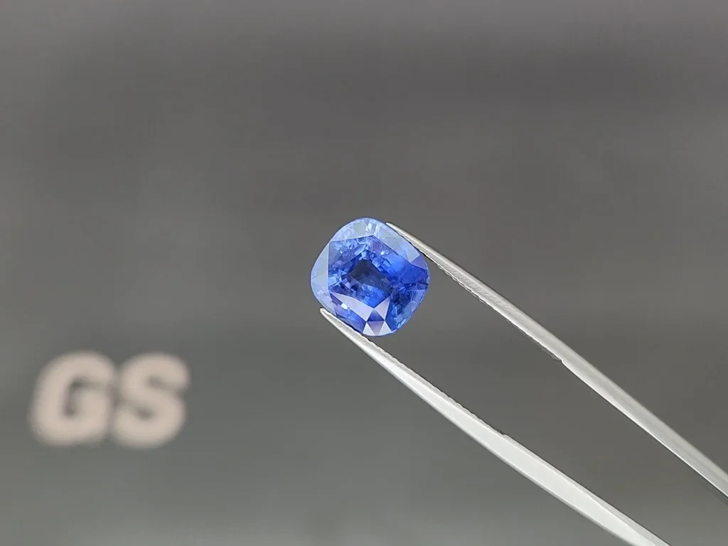 Синий сапфир в огранке кушон 6,07 карат, Шри-Ланка Изображение №3
