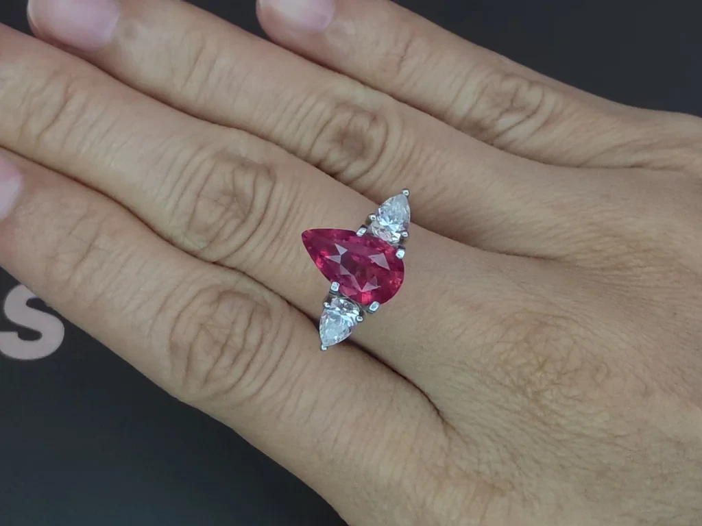 Шпинель Махенге Vibrant pink в огранке груша 3,63 карата, Танзания Изображение №5