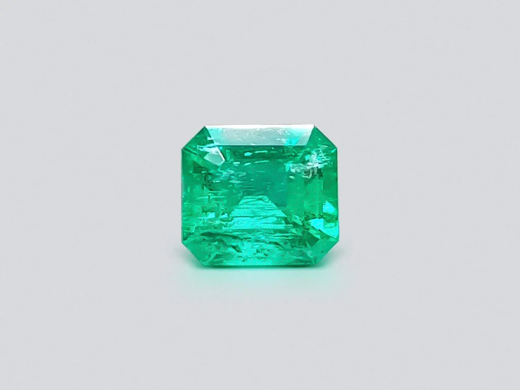 Изумруд Muzo Green в огранке октагон 1,70 карат, Колумбия Изображение №1