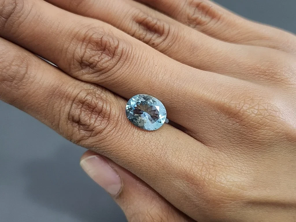 Аквамарин в огранке овал 4,12 карат, Мадагаскар Изображение №2