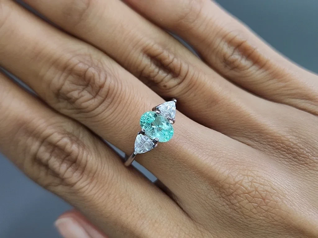 Неоновый турмалин Параиба в огранке овал 1,34 карат, Африка Изображение №5