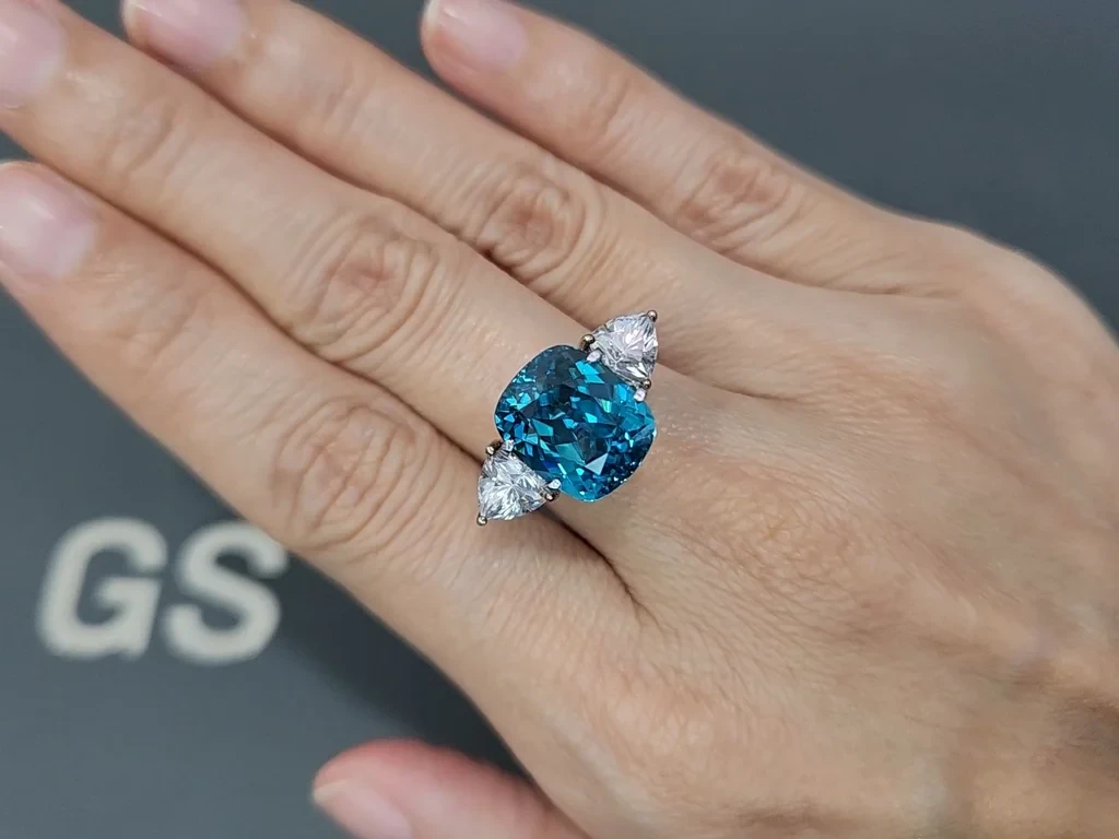Голубой циркон в огранке кушон 12,03 карат, Камбоджа Изображение №5