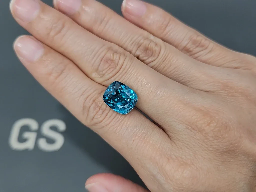 Голубой циркон в огранке кушон 12,03 карат, Камбоджа Изображение №2