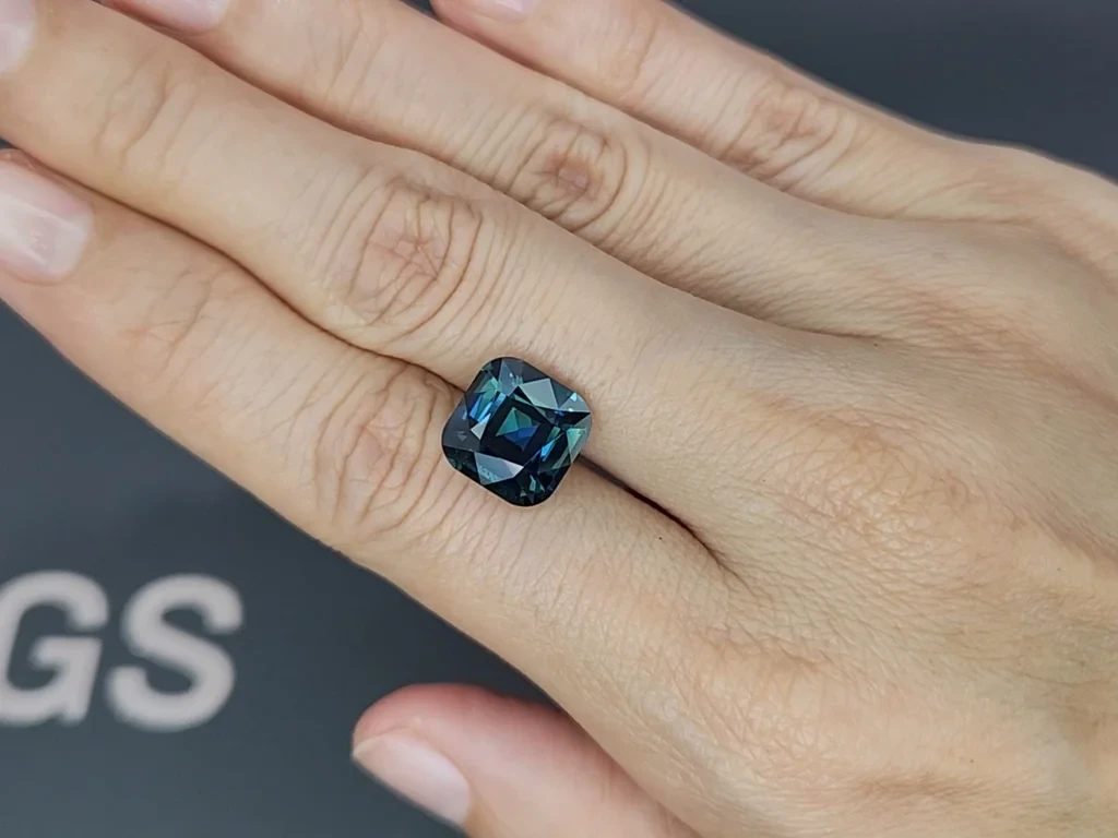 Негретый сапфир Teal в огранке кушон 7,05 карат, Мадагаскар Изображение №2