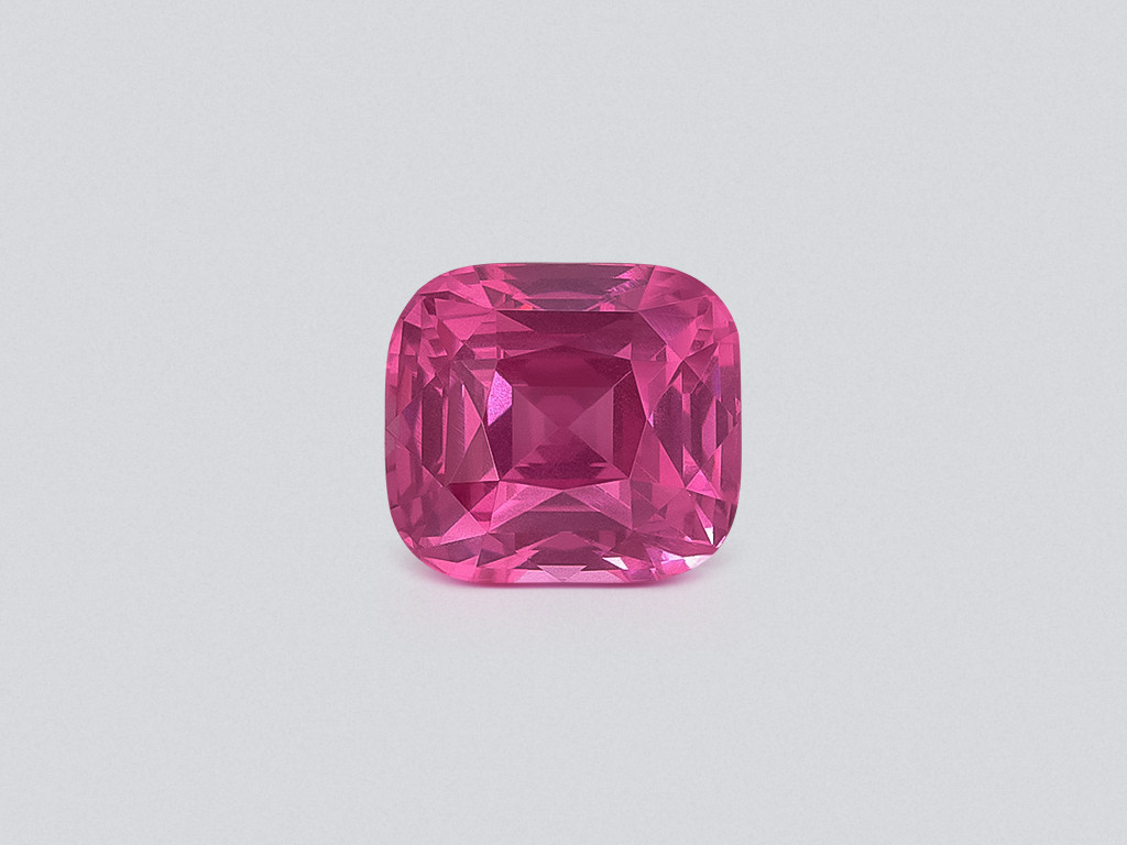 Шпинель Махенге Vibrant pink в огранке кушон 6,25 карата, Танзания Изображение №1
