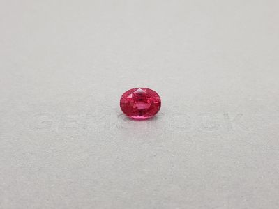 Красновато-розовая шпинель Махенге в огранке овал 3,39 карат photo
