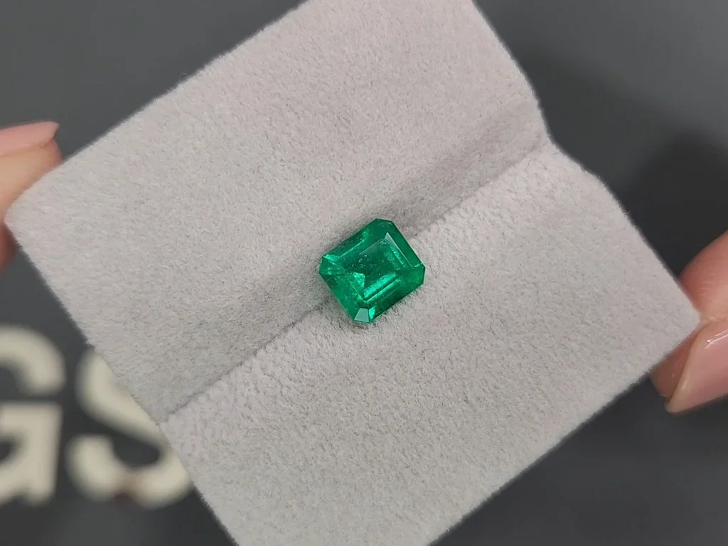 Изумруд 1,40 карат, Колумбия, Muzo Green Изображение №4