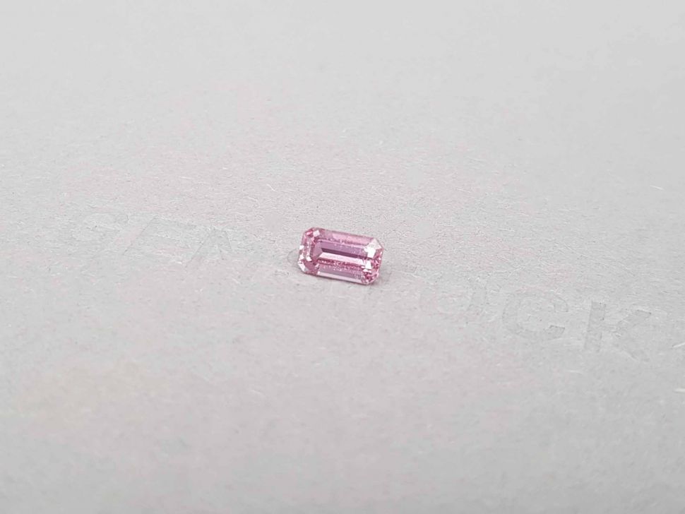 Сапфир из Мадагаскара в огранке октагон 0,89 карат Изображение №3