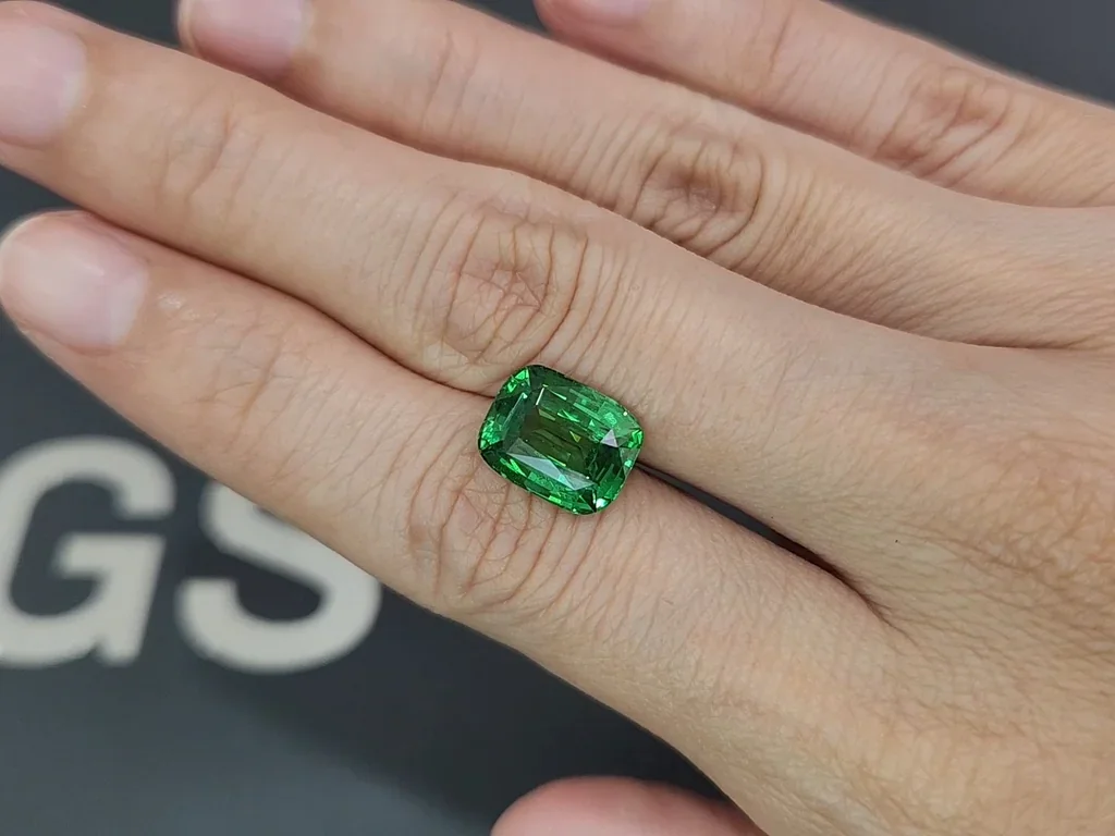 Цаворит Vivid Green в огранке кушон 5,14 карат, Танзания  Изображение №2