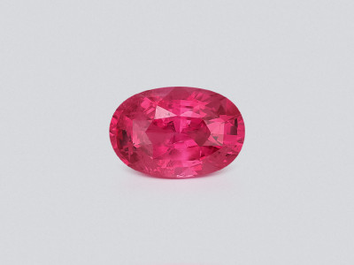 Шпинель Махенге Vibrant pink в огранке овал 3,20 карат, Танзания photo