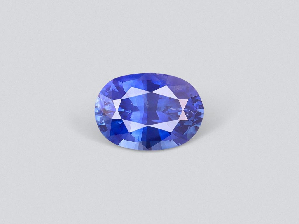 Синий сапфир цвета Royal Blue в огранке овал 0,94 карат, Шри-Ланка Изображение №1