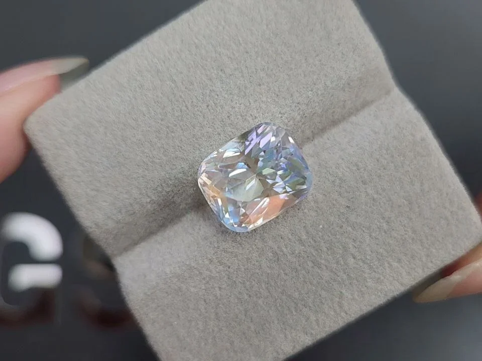Лунный камень в огранке кушон 6,88 карата, Мадагаскар Изображение №4