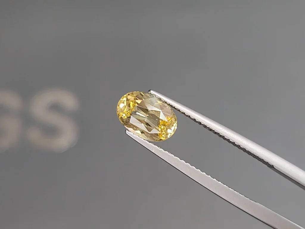 Сапфир Pastel Yellow в огранке овал 1,80 карат, Шри-Ланка Изображение №3