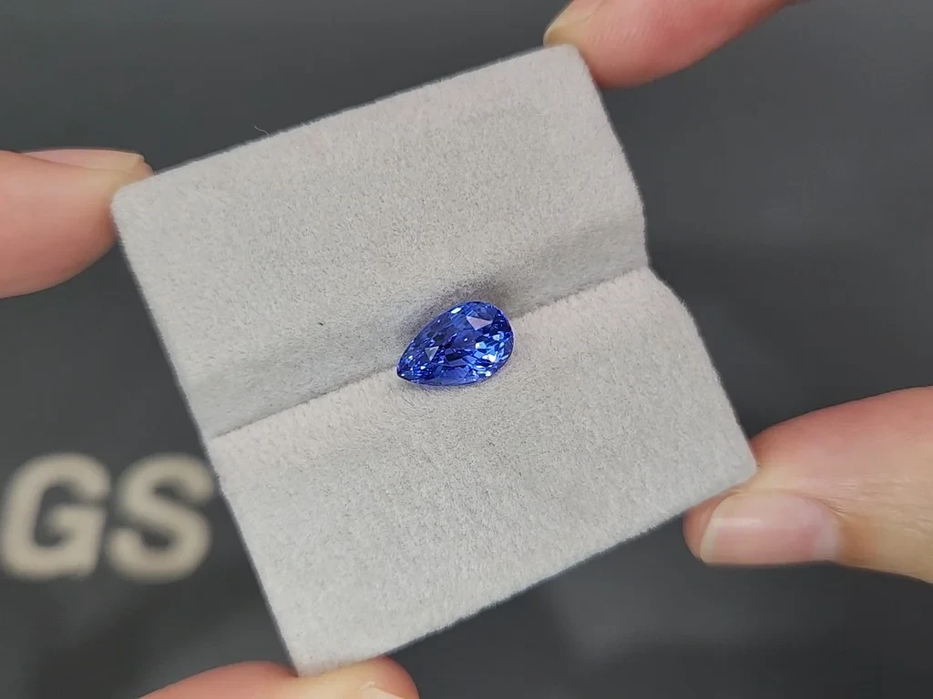Сапфир Cornflower Blue в огранке груша 3,01 карат, Шри-Ланка Изображение №4
