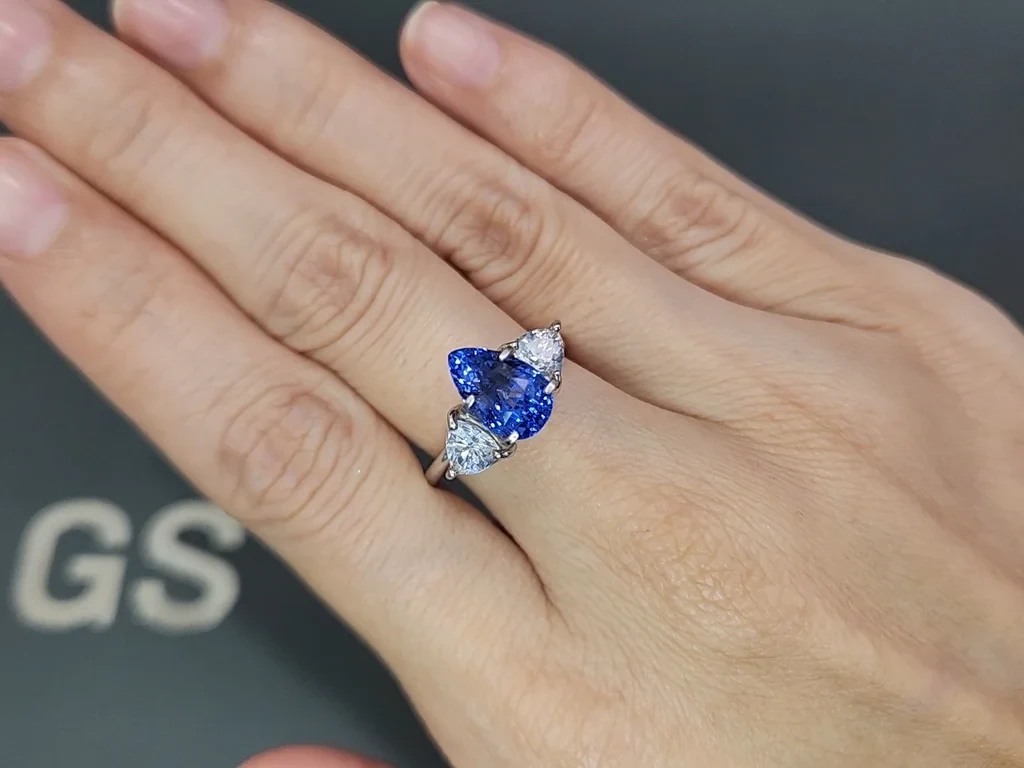 Сапфир Cornflower Blue в огранке груша 3,01 карат, Шри-Ланка Изображение №5