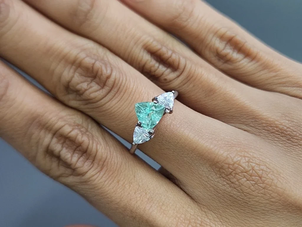 Голубовато-зеленый турмалин Параиба в огранке триллион 1,13 карат, Африка Изображение №5