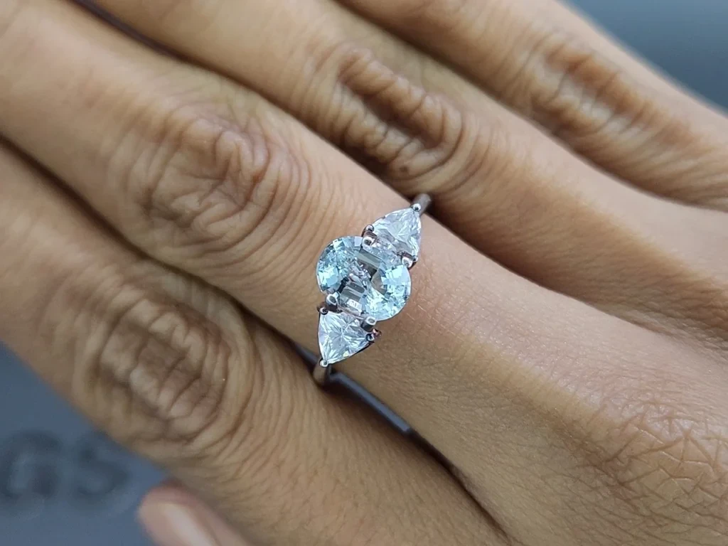 Аквамарин в огранке овал 1,21 карат, Мадагаскар  Изображение №5