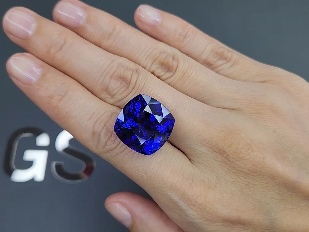 Синий танзанит цвета Royal Blue в огранке кушон 26,92 карата, Танзания Изображение №2