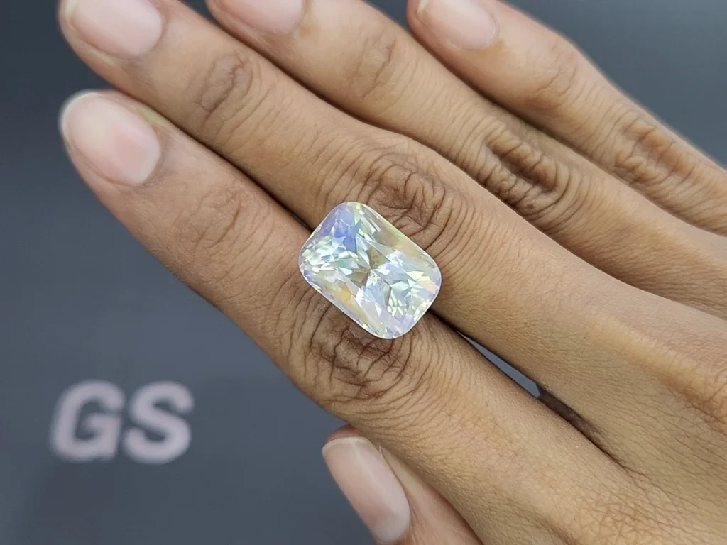 Лунный камень в огранке кушон 14,04 карата, Африка Изображение №2