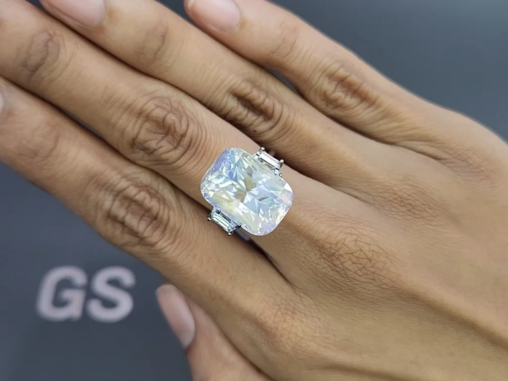 Лунный камень в огранке кушон 14,04 карата, Африка Изображение №5