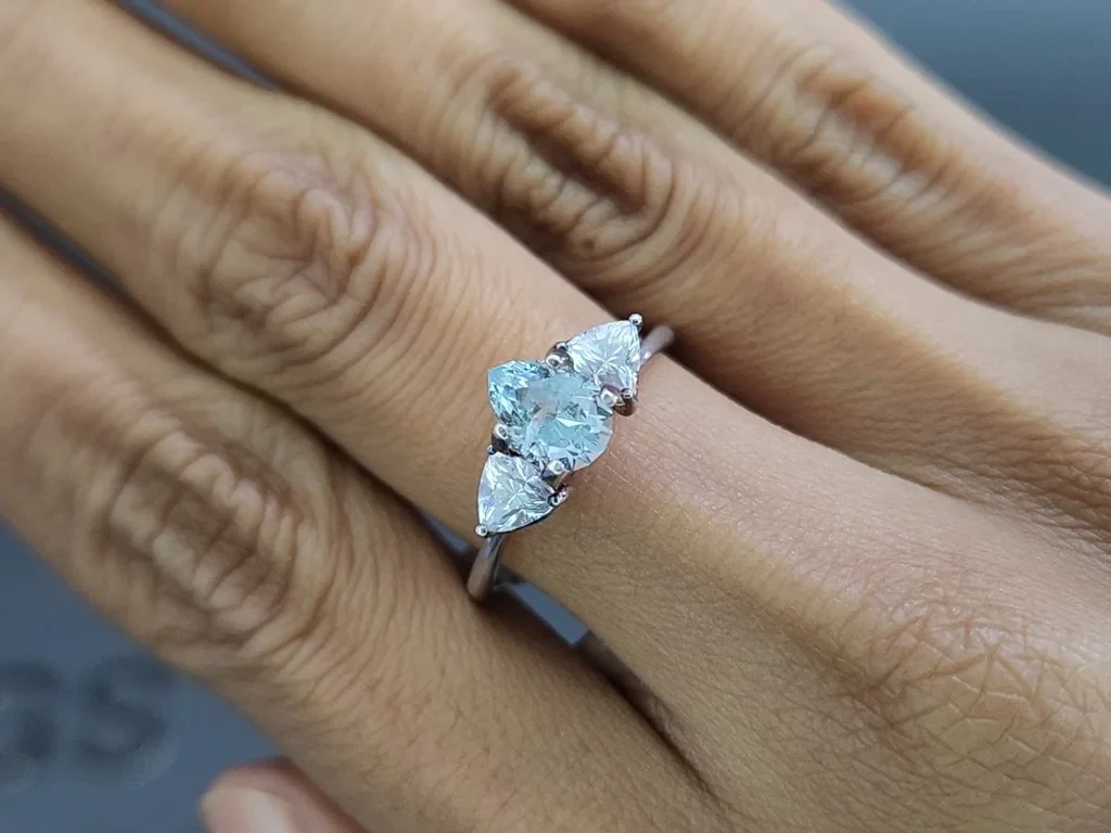 Аквамарин в огранке груша 0,96 карат, Мадагаскар Изображение №5