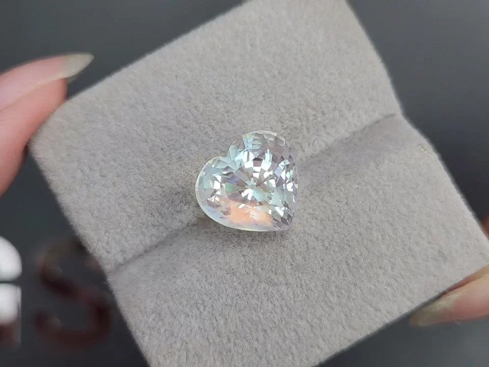 Лунный камень в огранке сердце 7,01 карата, Мадагаскар Изображение №4