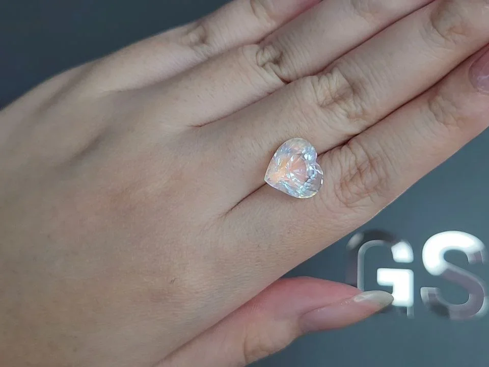 Лунный камень в огранке сердце 7,01 карата, Мадагаскар Изображение №2