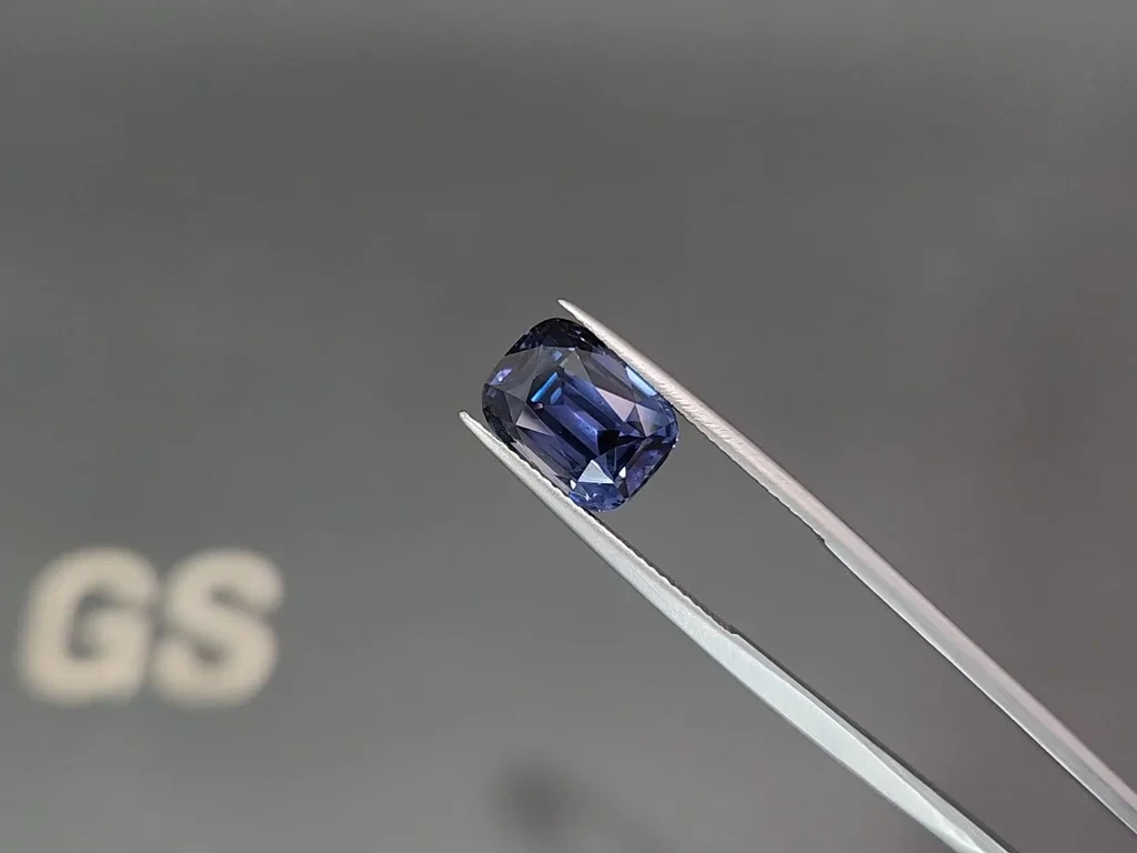 Негретый сапфир Teal в огранке кушон 7,05 карат, Мадагаскар Изображение №3