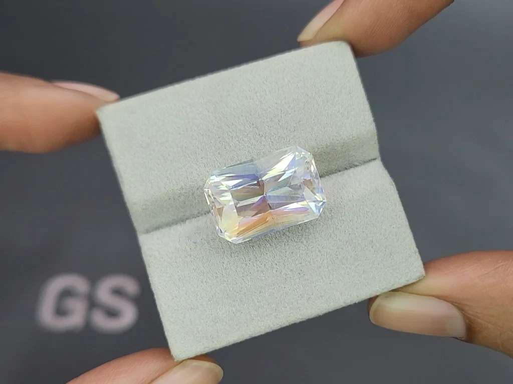 Лунный камень в огранке радиант 14,81 карат, Африка Изображение №4