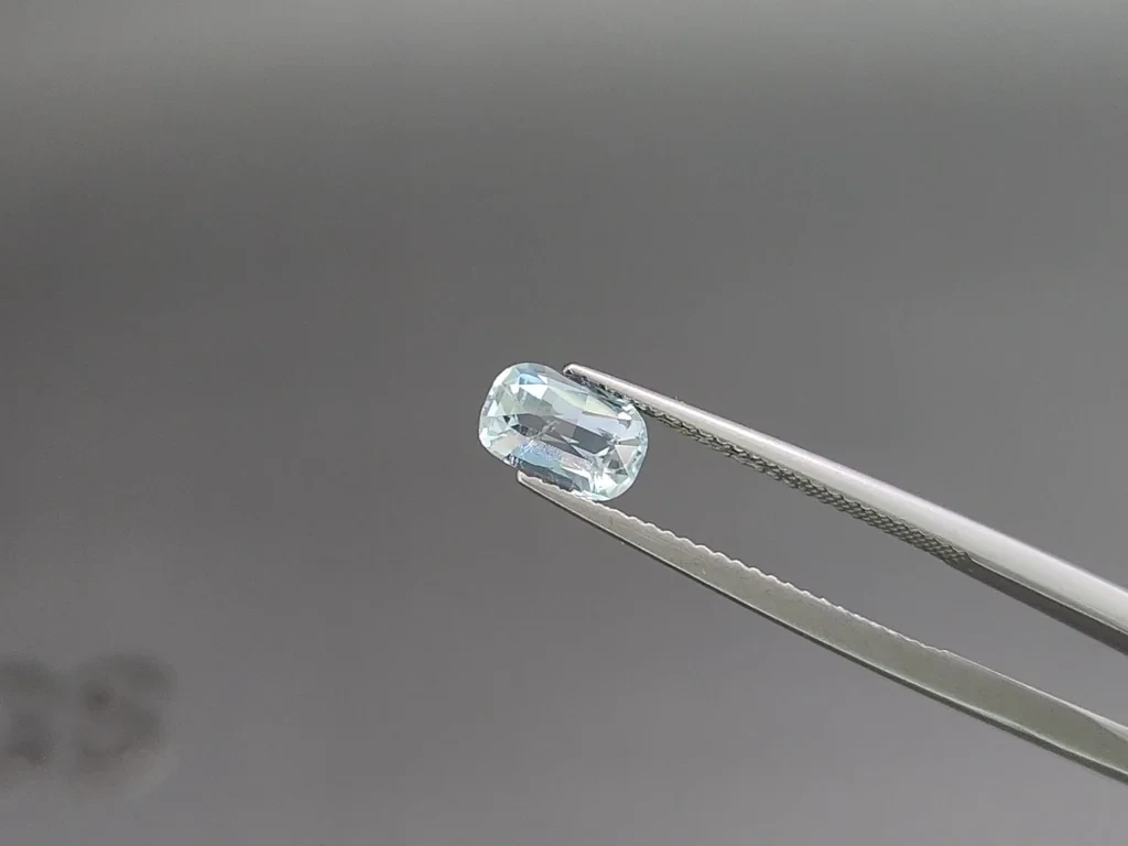 Аквамарин в огранке кушон 0,93 карат, Мадагаскар  Изображение №3